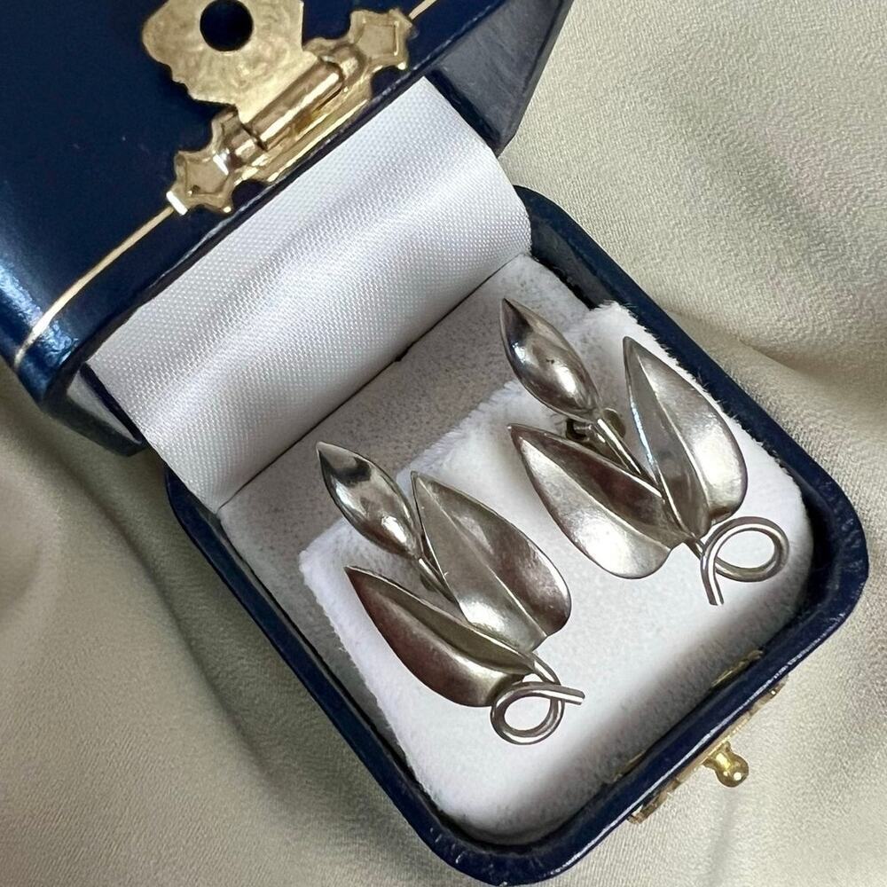 Vintage 50s Silver Tone Screw Back Tulip Flower Mid Century Sculptural Earrings